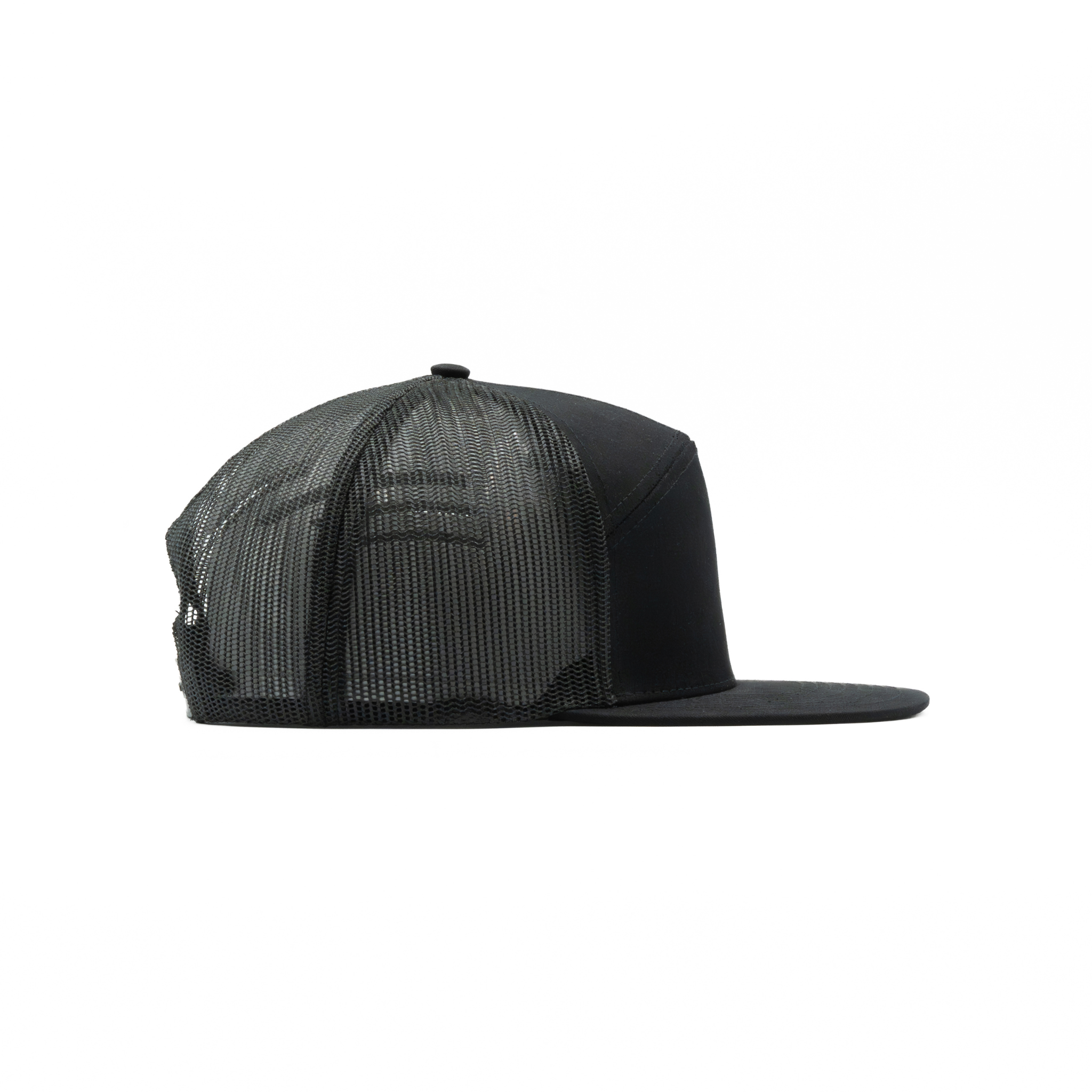 635 — 7 Panel Mesh Trucker
