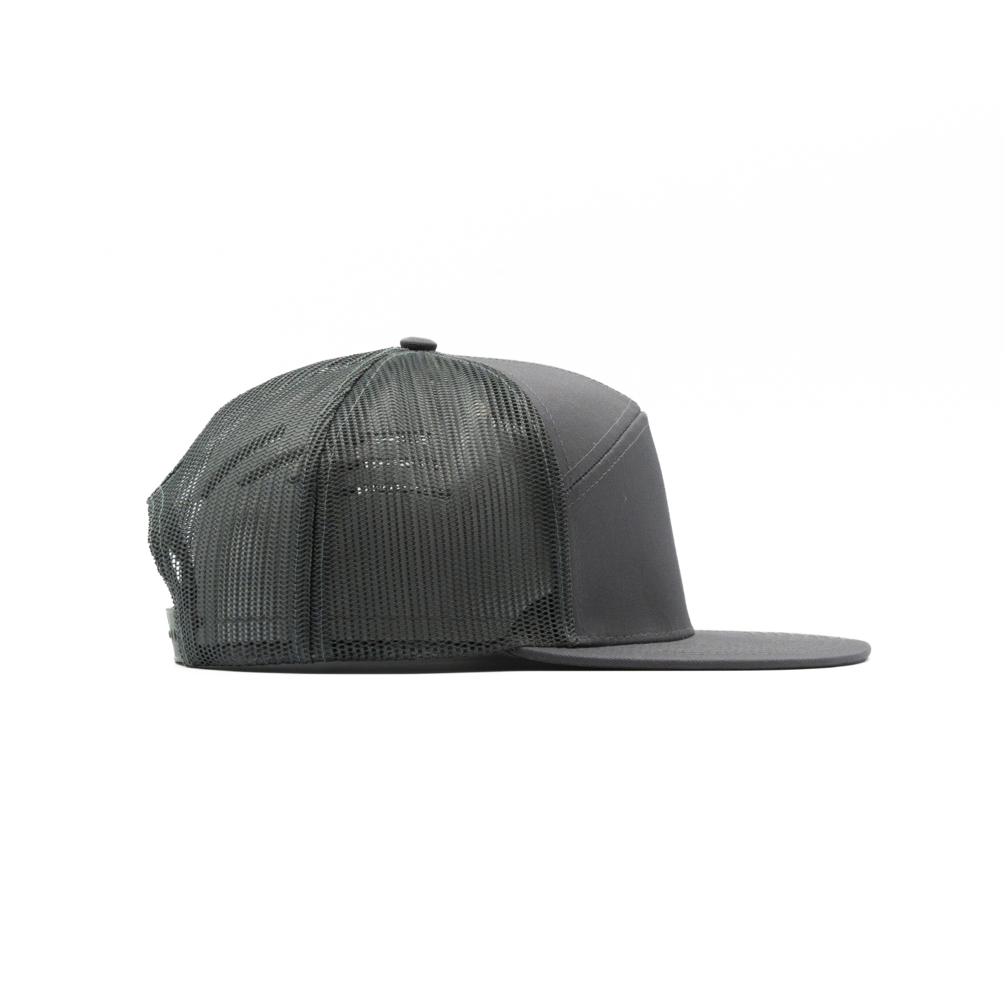 635 — 7 Panel Mesh Trucker