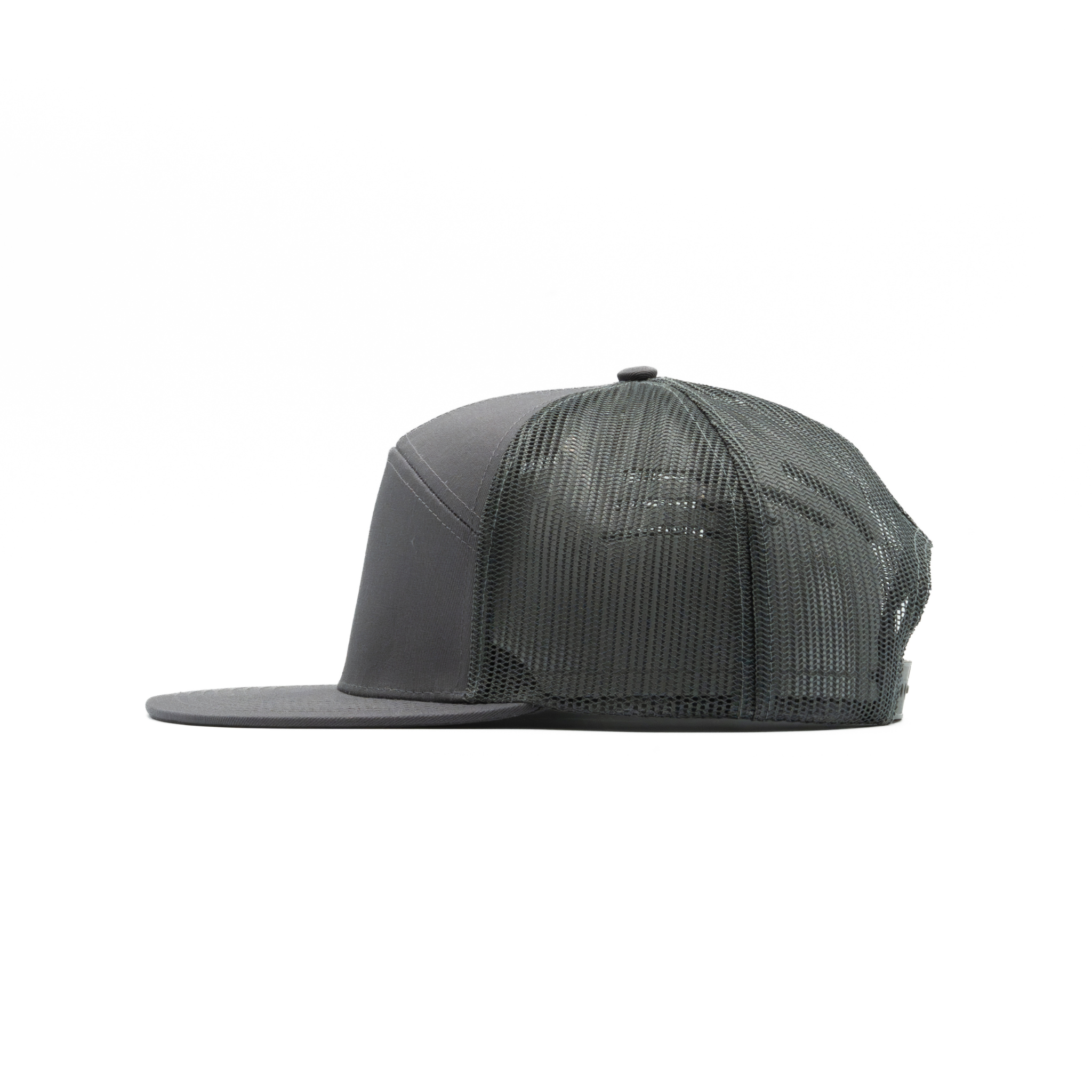 635 — 7 Panel Mesh Trucker